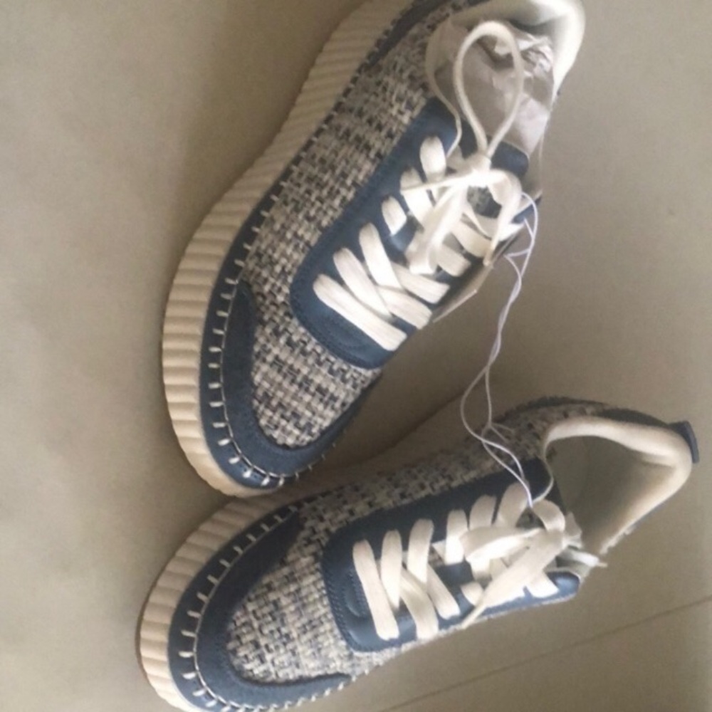 NWT Universal Thread Navy and White Tweed Sneakers 8.5